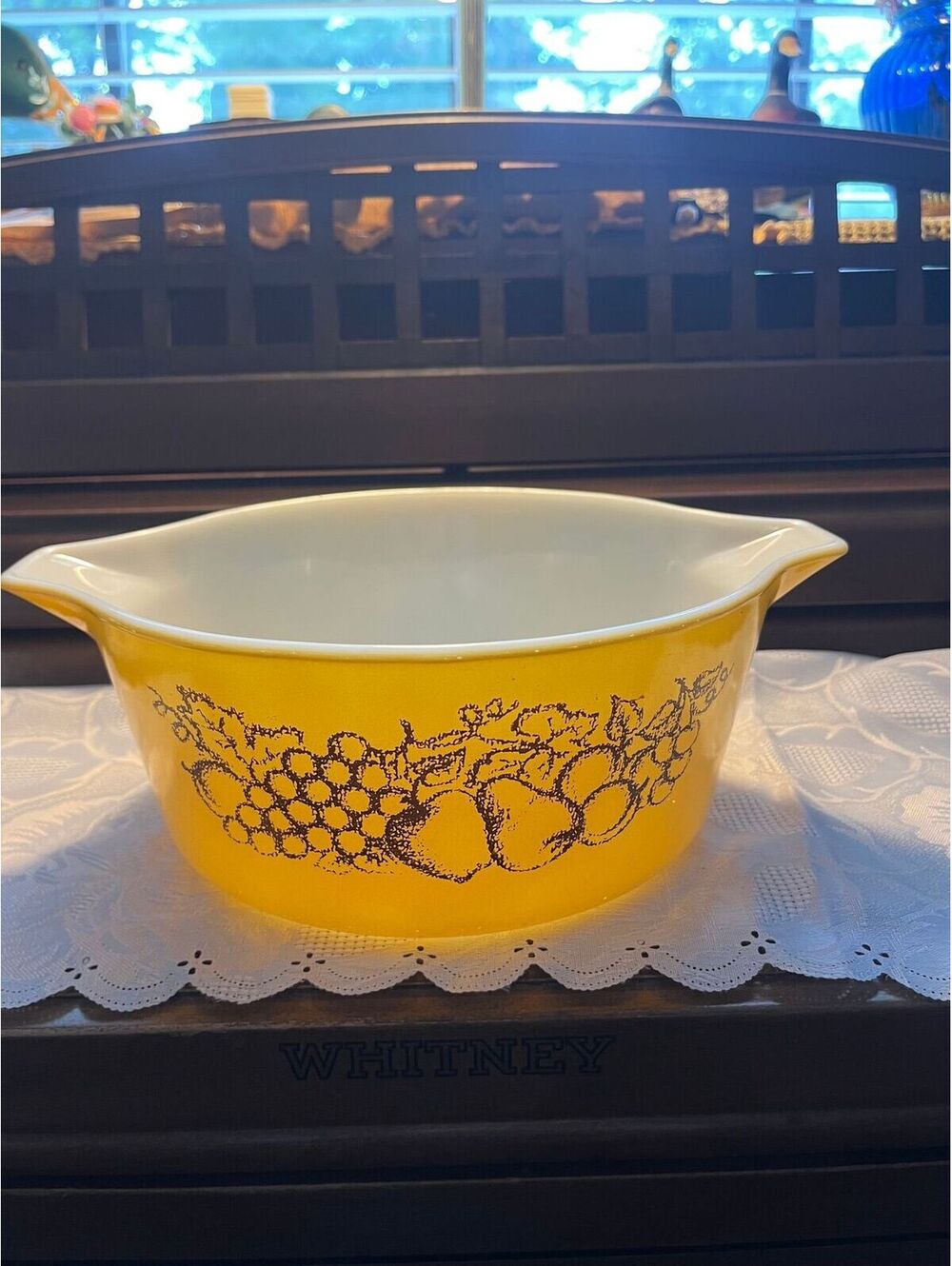 P3. Pyrex Old Orchard Yellow 475-B 2.5QT Casserole Dish 1974-78 Vintage